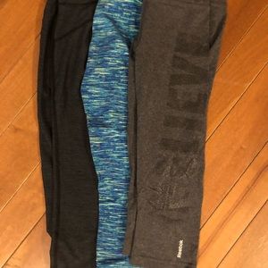BUNDLE OF CROPPED LEGGINGS